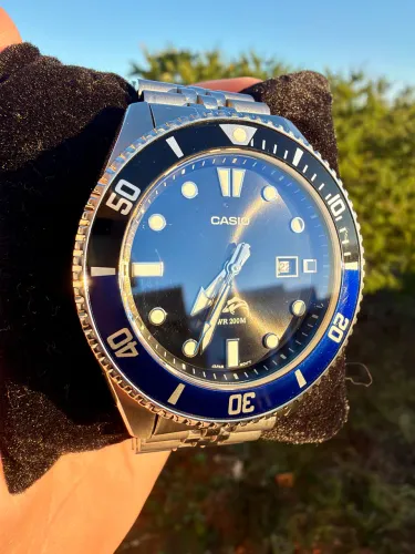 Casio Duro MDV-106 Batman Vidro Safira