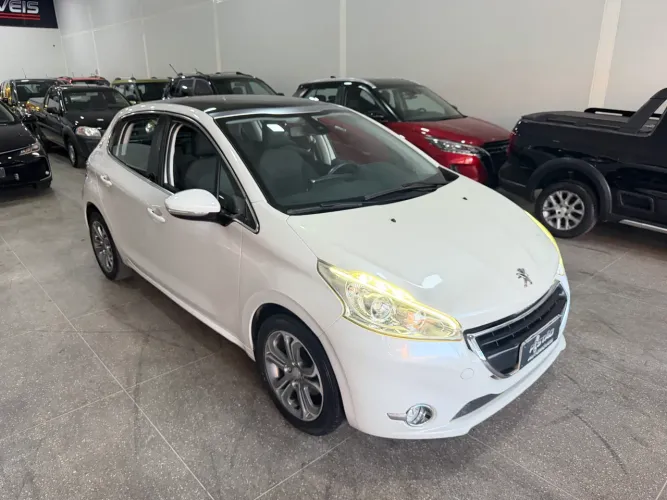 Peugeot 208 Griffe 1.6 Flex 16V 5P Aut. 2014