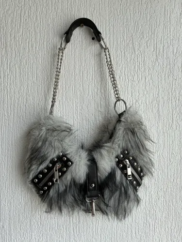 Bolsa pelúcia (nunca usada)
