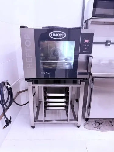 Forno combinado Unox Zero - 5 GNs (EXCELENTE ESTADO).