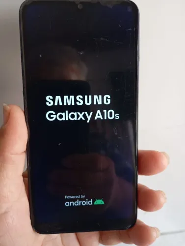 Celular Samsung A10-s com 32gb valor 250