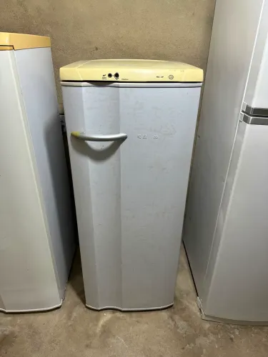 Geladeira Eletrolux 270 litros 
