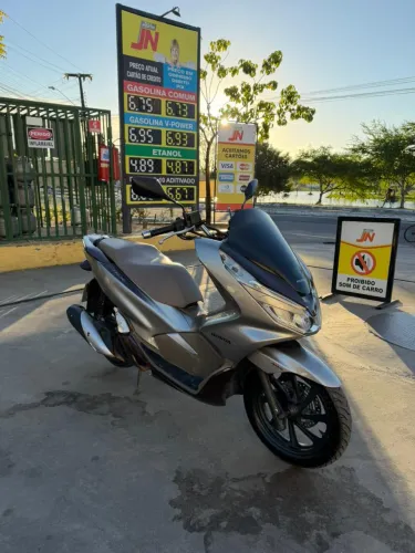 HONDA PCX DLX 2022