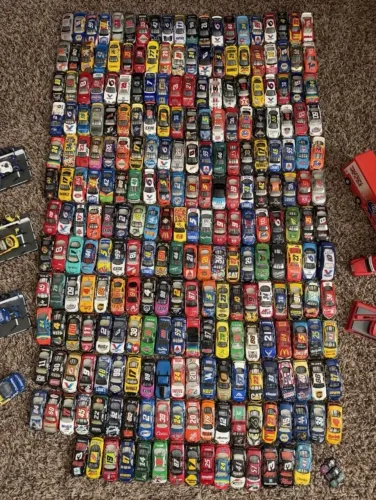 Lote Hotwheels Johnny Lightning +40 itens cliente SCALE