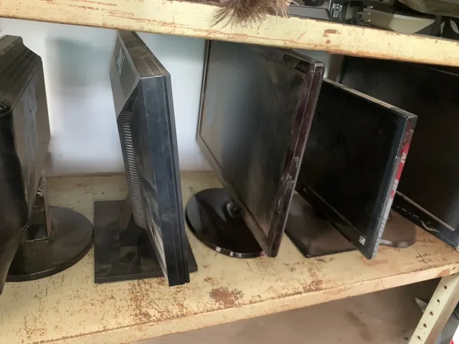 Monitores LG, Samsung, outros