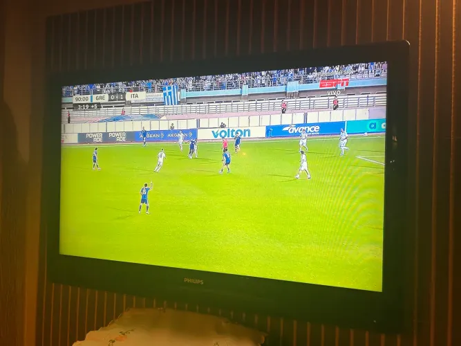 TV Philips LCD 42 Não é Smart