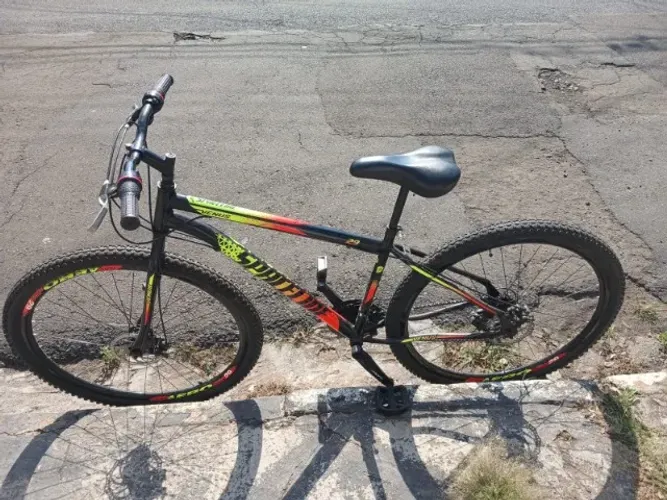 Bicicleta aro 29 com 21v e freio a disco