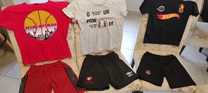 Roupas de criança . feminina e masculina.