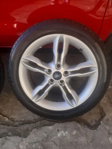 Roda e pneu = aro 17