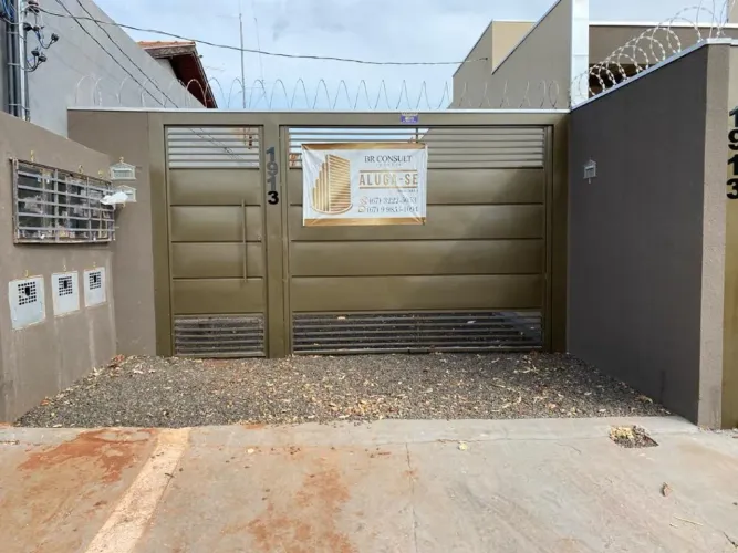 Casa nova em condomínio no Taveirópolis