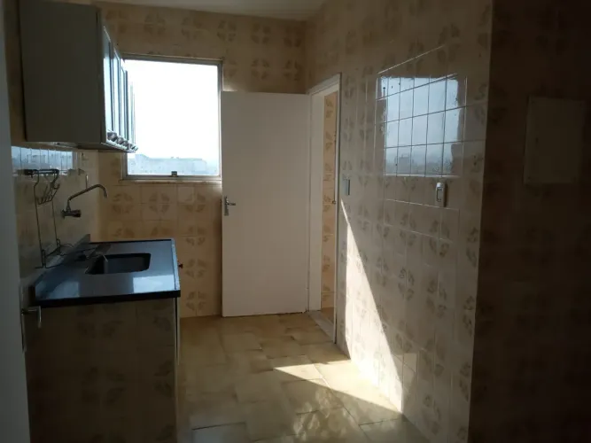 Vendo ótimo Apto 2 Qts com Suíte no Centro de Macaé