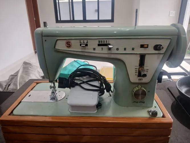Maquina de costura singer zig zag