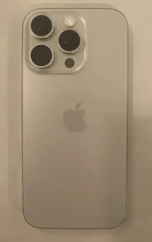 Apple iPhone 16 Pro (somente Esim) (256 Gb) Titânio