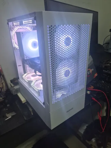 PC Gamer Xeon E5-2680 v4 + RX 5500 XT 8GB + 16GB DDR4 + NVMe