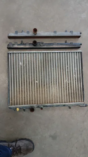 Radiador usado pejout 207 1.4 ou 206 1.0 também serve. 150,00