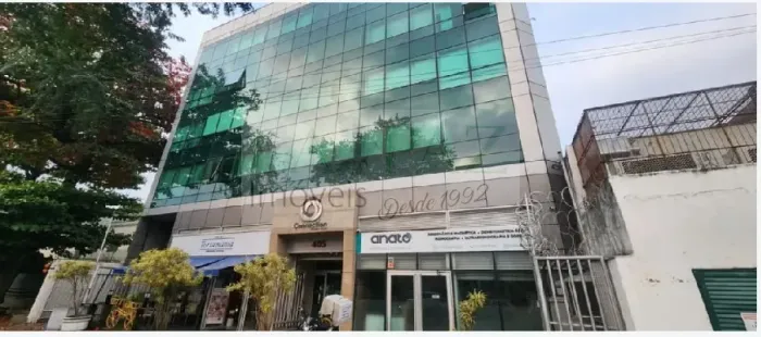 La Paz Imóveis Aluga: 2 salas comerciais com escritório montado!