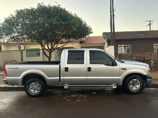 Ford F-250 XLT 4.2 180cv CD TB Diesel 2004