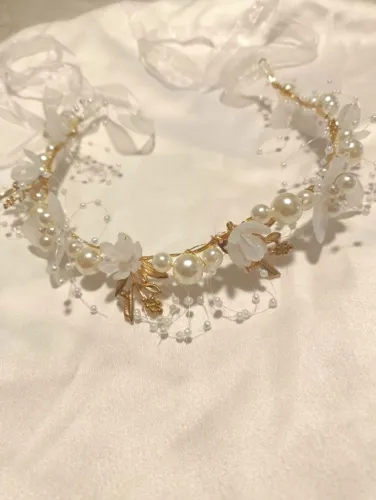 Tiara de Noiva e Festas com Pérolas e Flores - Design Delicado