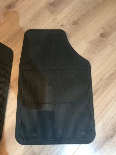 Tapetes Automotivo (4 Peças) Borracha Resistente e Aderente ao Assoalho - Universal Prêto