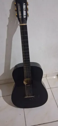 Violão preto 