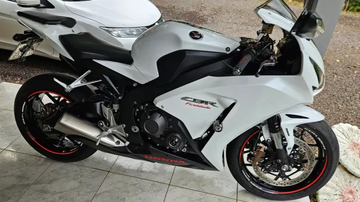 CBR1000 RR 2014 com ABS - Oportunidade