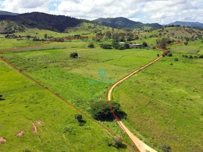 Fazenda de 10,5 alqueires com laticínio novo em Mutum - Minas Gerais