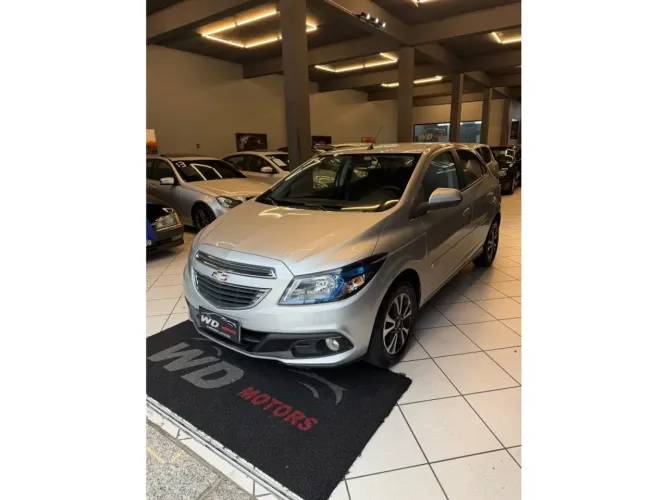 Chevrolet Onix Hatch LTZ 1.4 8V Flex Mec. 4P 2014