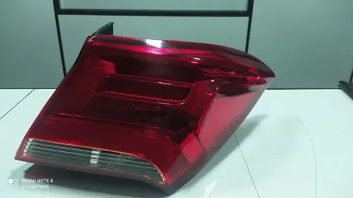 Lanterna Traseira Direita Chevrolet Prisma 2017 2018 2019 Direito/passageiro Vermelho