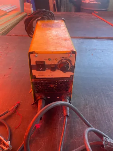 Vendo Máquina de Solda Esab