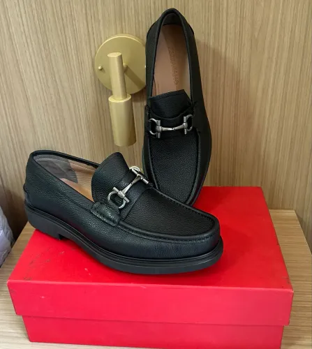 Mocassim Ferragamo de couro