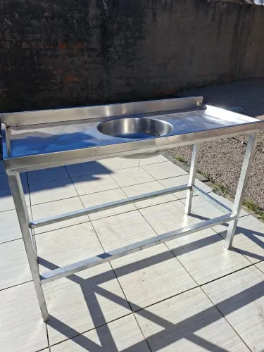 Pia inox com suporte