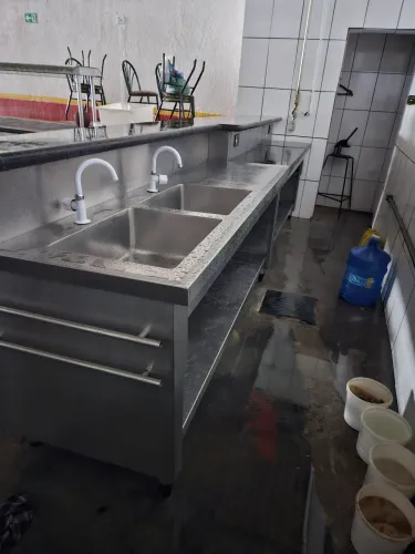 Copa / Bancada Industrial em Inox 4,00m - Completa com Cubas