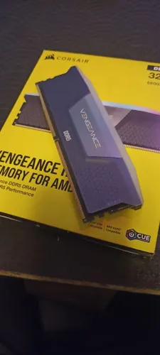 Memória DDR5 16GB RGB Corsair 5600mhz