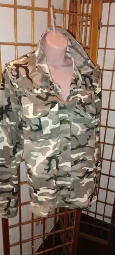 Casaco camuflado