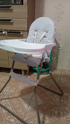 Cadeira de alimentação infantil