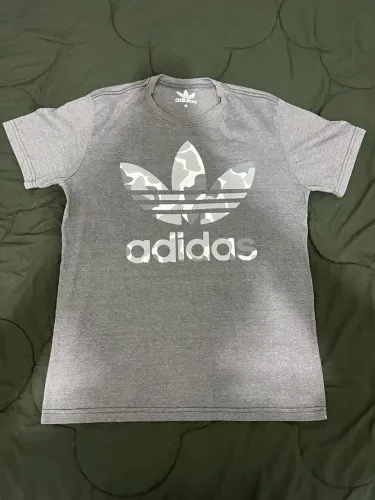  Camiseta Adidas cinza - M