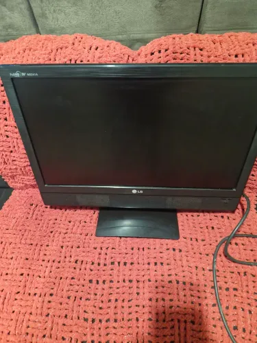 Televisão e monitor de 22 polegadas