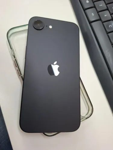 iPhone 16 É