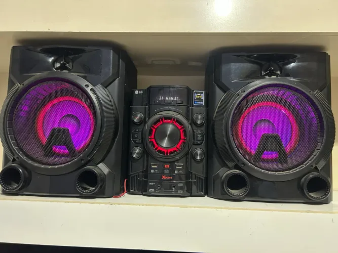 Caixa de som LG BT, dois alto falantes!