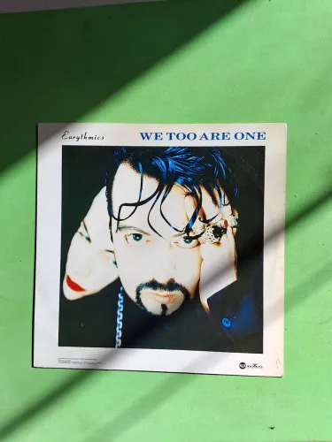 LP Vinil - EURYTHMICS - We too are one