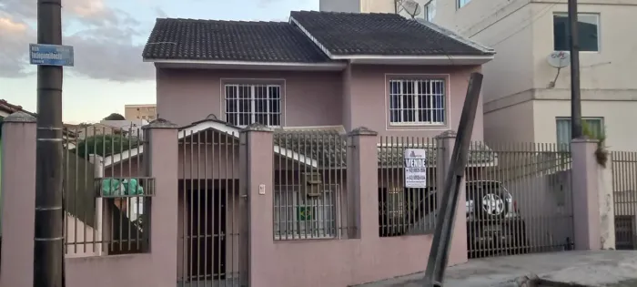 Lindo sobrado em ótima localização central - A/C veículo ou imóvel !!