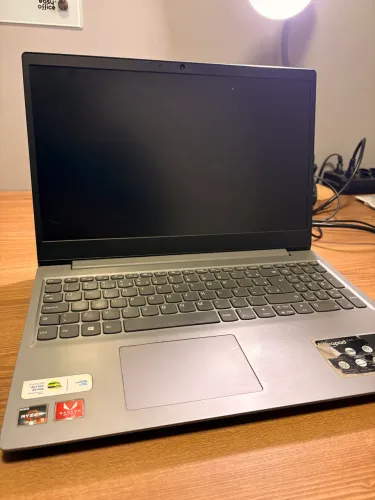 Vende-se notebook Lenovo IdeaPad S145