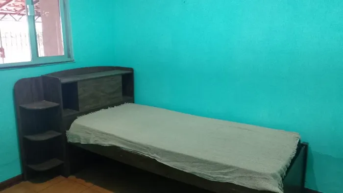 Vendo cama de solteiro com baú