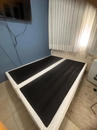 BOX PARA COLCHÃO QUEEN FORRADO DE LINHO SEMI NOVO POUCO USADO