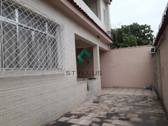 Casa Triplex Espaçosa com 4 Quartos e Amplo Quintal no Cachambi! PA01X