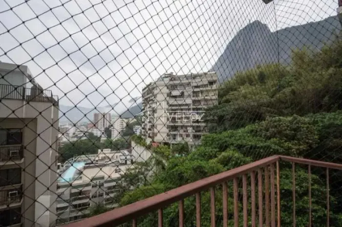 Apartamento : Padrão / Residencial / Humaitá