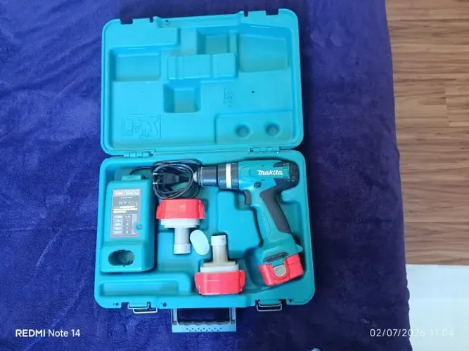 Kit Furadeira/Parafusadeira Makita Com Maleta + Carregador + 3 Baterias