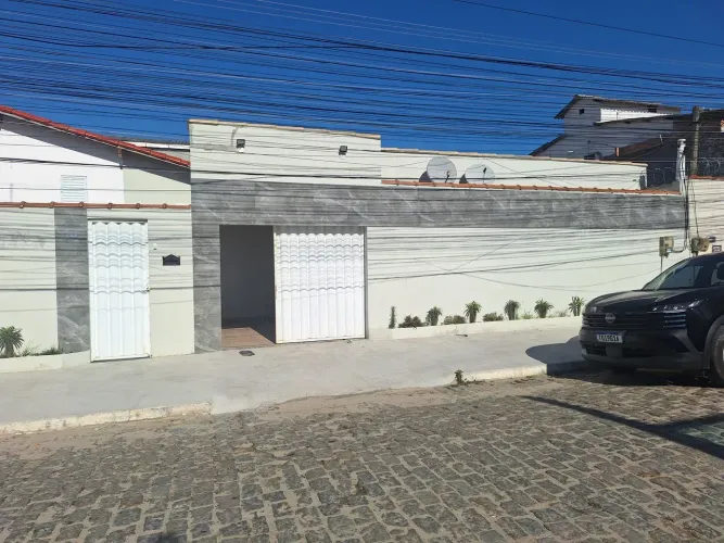 JD OLINDA - Casa Linear - 2 Quartos (Sendo 1 Suíte) - Independente - Mobiliada - 1ª Locaçã
