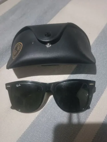 Óculos muito novo, muito abaixo do preço pra vender logo!