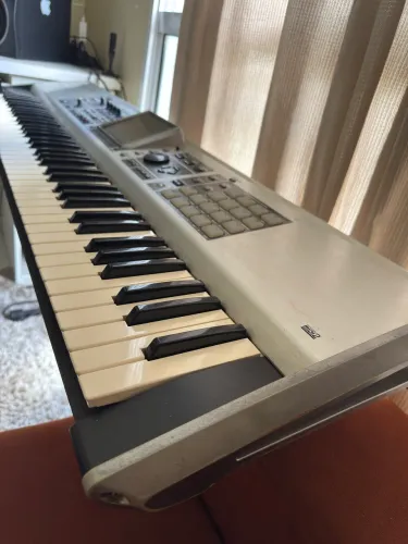 Teclado fantom X7 Roland